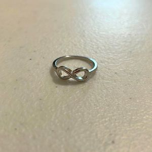 Women’s Silver Infinity Ring Size 7
